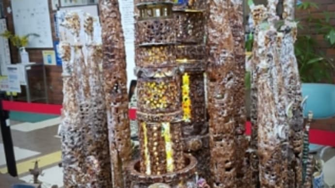 竹で作ったガウディの「サグラダファミリア教会」