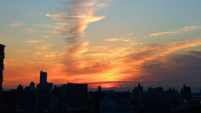 明け方の雲