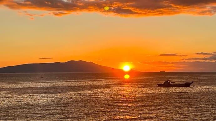 相模湾&大島から登る朝日 ☀️