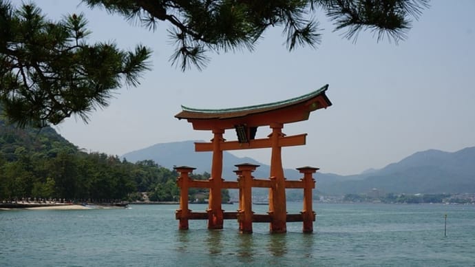 朝イチで訪れたい!フェリーから始まる絶景が感動的な「嚴島神社」を現地ルポ【広島県】