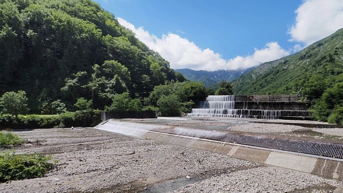 ★白馬村 平川床固工と五竜岳ほか 2022