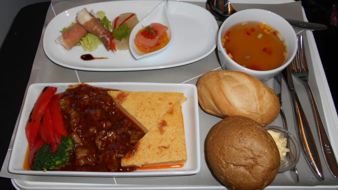 帰国便の機内食は洋食
