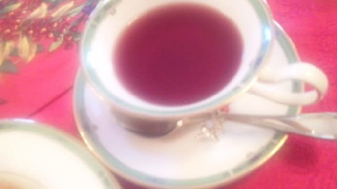 深紅の赤ワイン紅茶