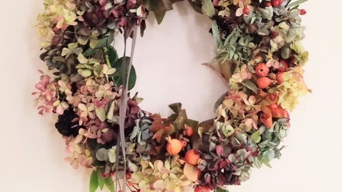 オータムベリーリース（Autumn　berry wreath)　を作りました！