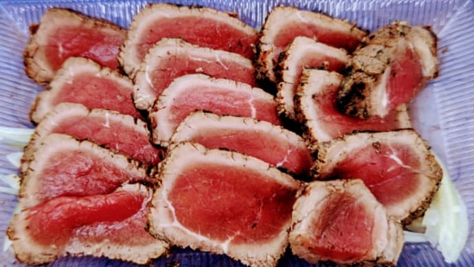鶏の昆布締めたたき500円と牛肉自家製たたき500円の美味しさと言ったら❗・・・肉家こうちゃん(糸満)