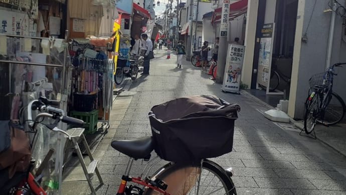 晩夏の夕方の砂町銀座商店街
