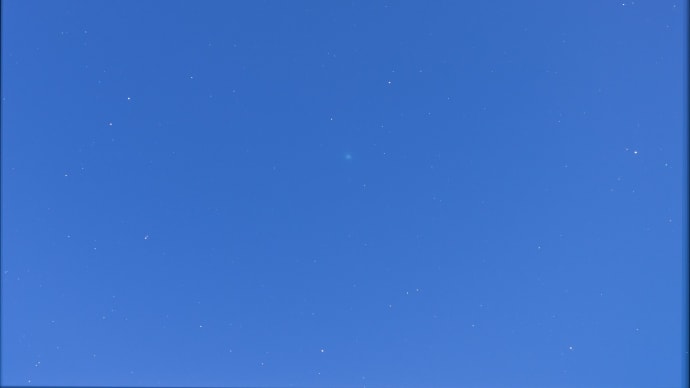 遠ざかるネオワイズ彗星