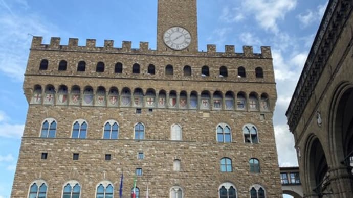 今でも市庁舎とは　ヴェッキオ宮殿　フィレンツェ