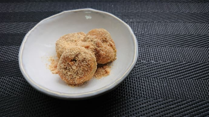 抹茶白玉のきな粉まぶし。