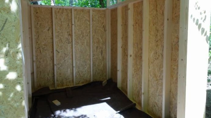 物置小屋をDIY(3)壁下地と防水シート張り