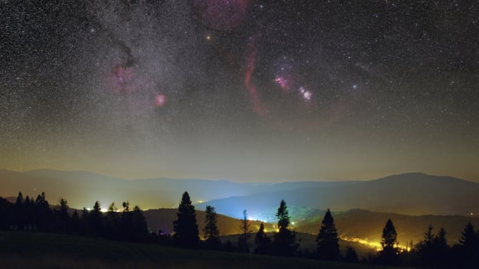 【武満徹：オリオンとプレアデス】オリオン大星雲の広大な輝きは、弾き出された大質量星が作り出した！？