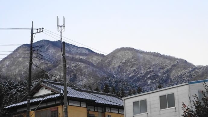 丹沢連邦の雪景色～北丹沢の麓では　国道413号相模原市青野原