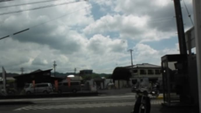 月曜(^o^)世は休みみたいですね