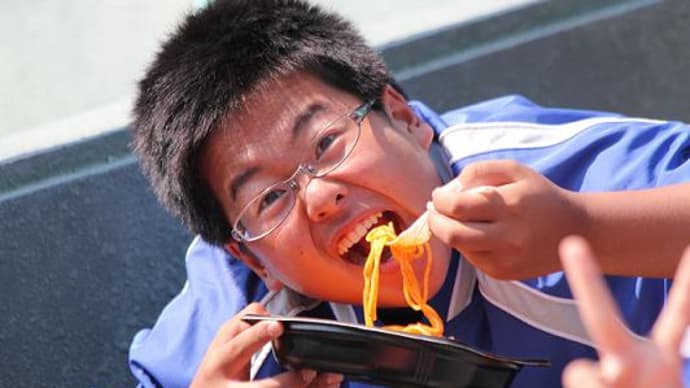 天高く馬肥ゆる秋