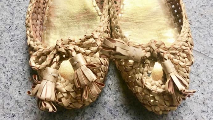 この季節だけの「金色の靴」