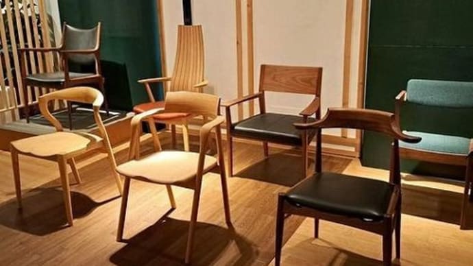 2637、たかが椅子。されど椅子。選ぶポイントの1つには時間軸で考えるというのも1つです。一枚板と木の家具の専門店エムズファニチャーです。