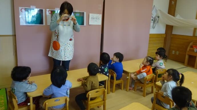 初めての粘土遊び　～2歳児・粘土遊び～