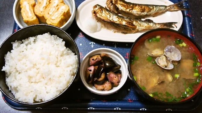 家で朝ご飯(宮城県産ひとめぼれにマイワシのぬか漬け(一夜漬け)、玉子焼き、あさり汁、茄子の浅漬け(しば漬け風))(2021年5月29日)
