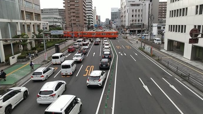 みかん電車で行った蕎麦と踏切信号と土曜夜市