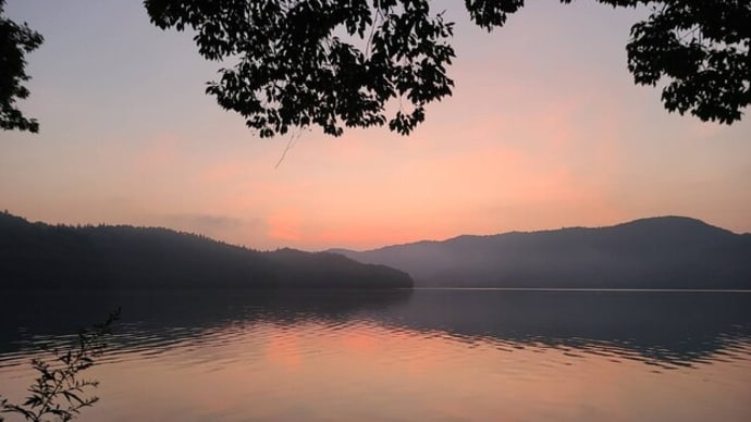 早朝カヤックで湖の上から日の出🌄～23夏の長野旅行⑭
