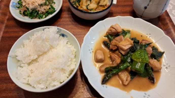 緑と茶色のおかず