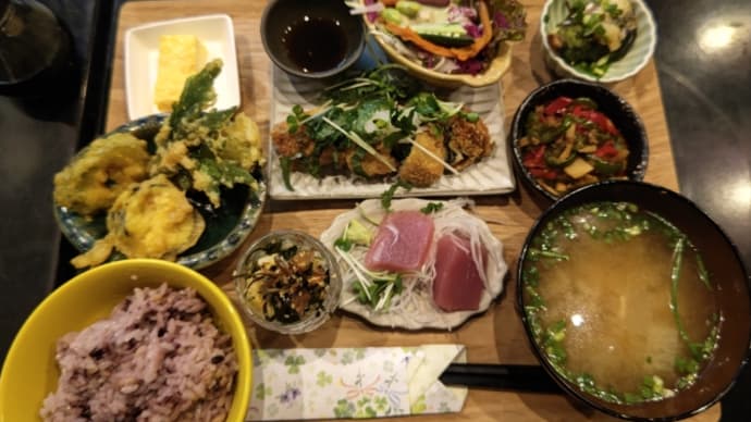 小さな居酒屋の「まごわやさしいランチ」1,000円の衝撃❗これは凄いな❗・・・うえち家(首里儀保)