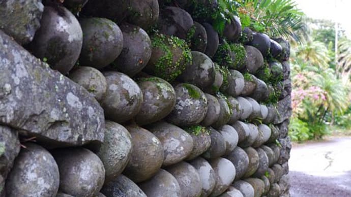 八丈島　滝と古民家