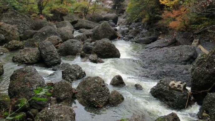 紅葉期の袋田の滝 in 2019(4)