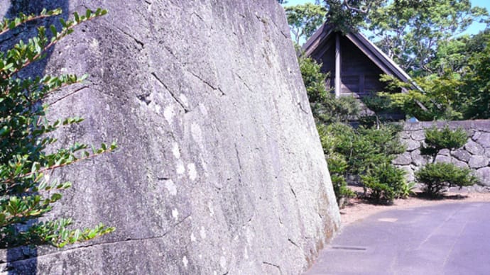 五島福江・石田城正門遺構（２０１３年８月撮影）