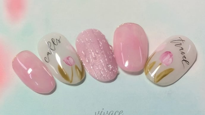 チューリップのネイルチップ