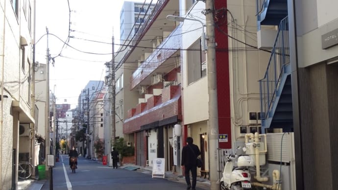 百名店の隣に開店したラーメン店!負けて無いね!見た目は素朴だが旨いっ~の一言!