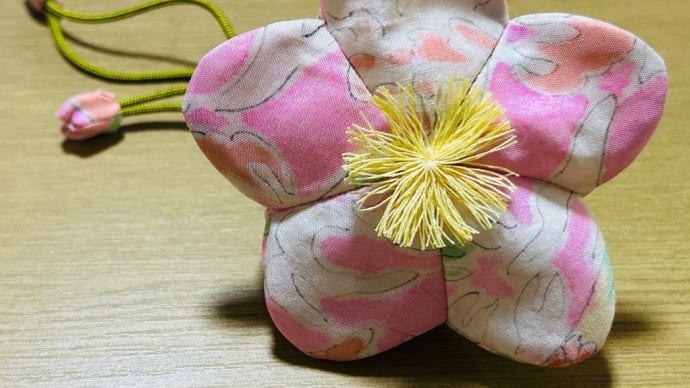 作品(お香袋)・・・桜の季節だけど「梅のお香袋」を見つけたので(o^^o)