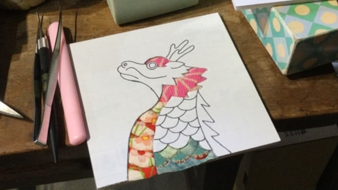 絹彩画の辰