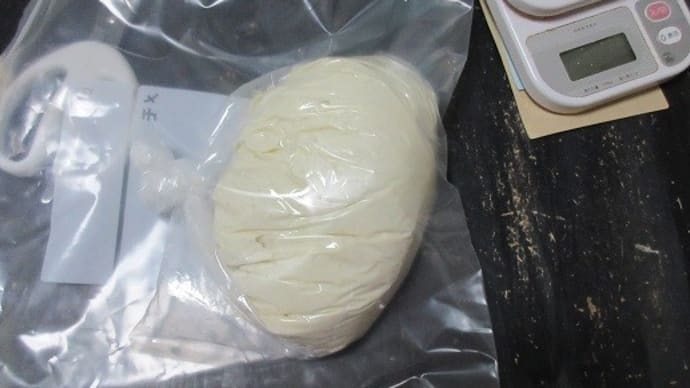 ピザが食べたい、生地の仕込みはホームベーカリー