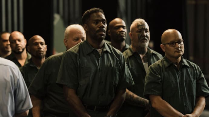 映画:シンシン SINGSING 刑務所における収監者更生プログラムの舞台演劇、はアカデミー賞で証明された演技力がぐいぐい物語を引っ張り、期待を裏切らない。