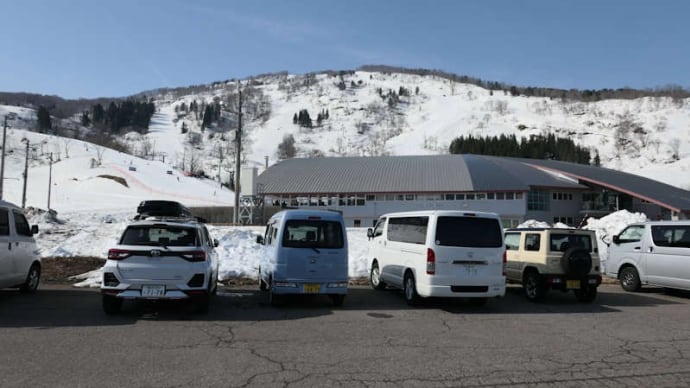 新潟県糸魚川市のシャルマン火打スキー場から放山(はなれやま)へスノーシューハイク(1)。空沢山方面へ視察も。