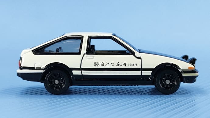トヨタトレノ AE86(ホワイト)