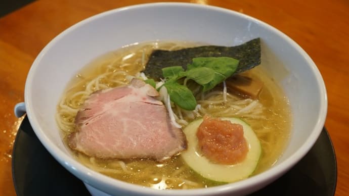 20197 自然派ラーメン神樂「冷やし梅塩ラーメン」@金沢 8月11日 美味しい冷やし煮干しスープが梅ペーストを溶かせば丸みのある味わいに変身!