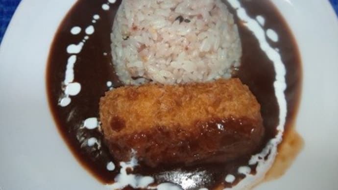 【02/24晩御飯】甘えびクリームコロッケカレー、宮城製粉／野菜と果物が溶け込んだカレー第二弾なんだね：D