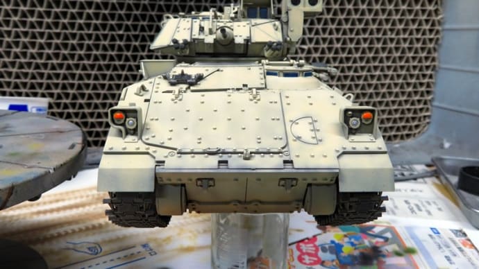 タミヤ1/35 M2A2 ODS #8 細部の塗り分け2