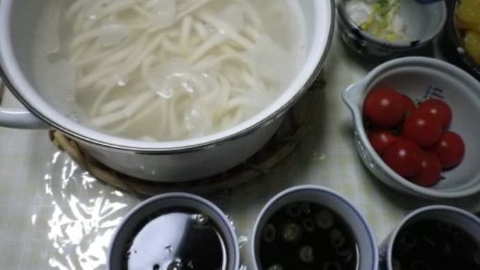家族揃って釜揚げうどん