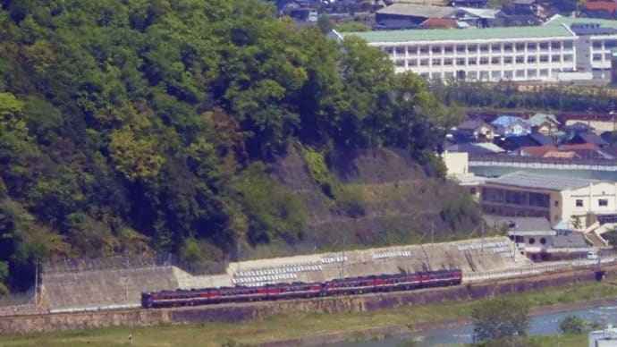 竹田城から播但線キハ189系などを鳥瞰撮影