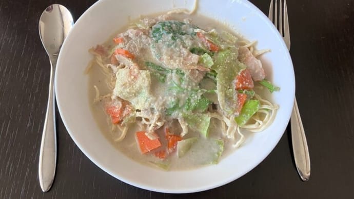 今日の在宅勤務ランチは野菜のクリームパスタ風豆干絲