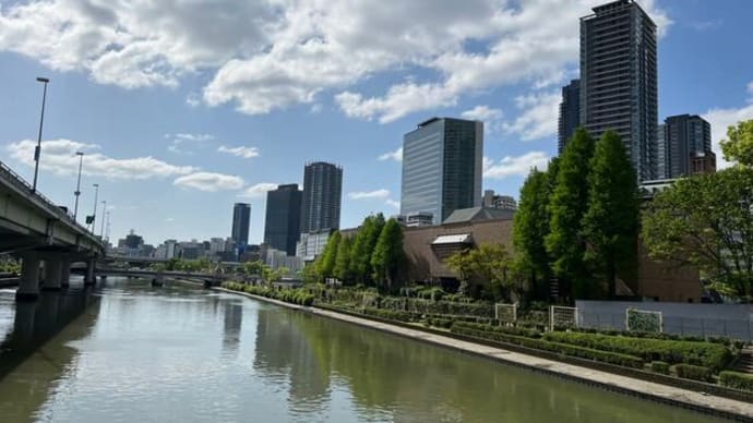 中之島を歩く