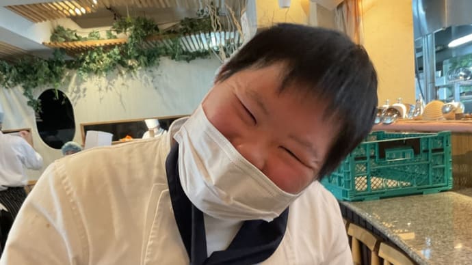 【レストランで、手分けしてお仕事をしました！】
