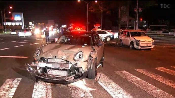 宮城でイギリス車(組織的にはドイツ車)と国産車のライトバンが衝突
