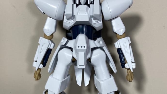 ④重戦機エルガイム HG 1/144 エルガイム 組立中です!