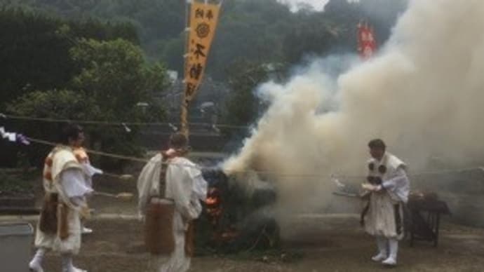 弁財天十六童子 南紀白浜 伝法大阿闍梨 道庭成心 高野山で真言密教を学び大日如来様 から空海を経て第51代修験密教血脈伝授者に至る #開運 #空海 #三段壁 #阿闍梨 #洞窟 #十六童子 #白浜