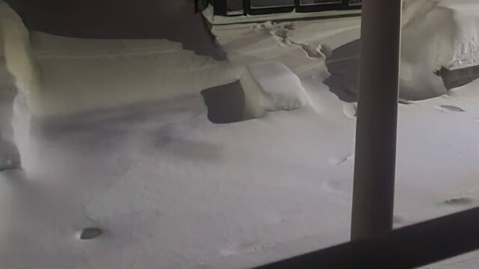 暴風雪警報発令中