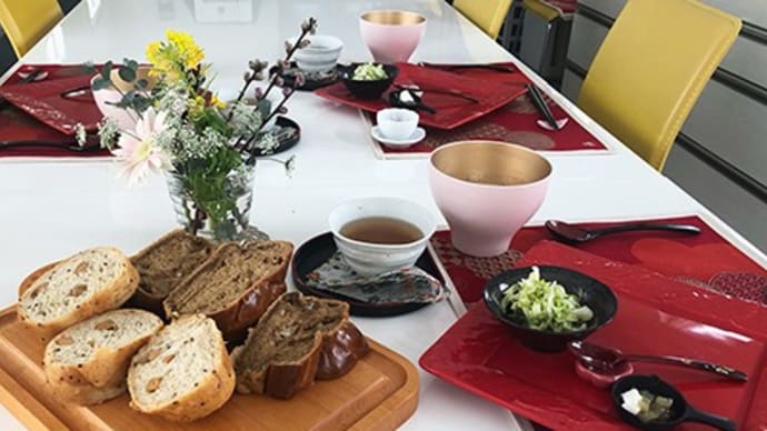 発芽大豆のフランスパンと紅茶風味のパン